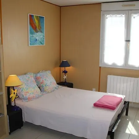 Grand A Pres De Vieux Port * La Rochelle (Charente-Maritime)