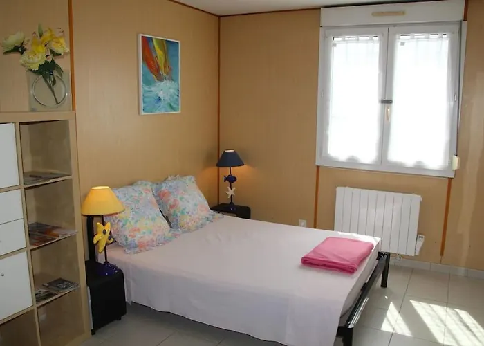 Grand A Pres De Vieux Port * La Rochelle (Charente-Maritime)